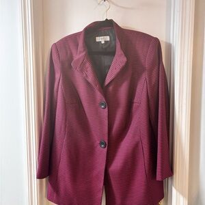 Elegant Burgundy Checkered Blazer